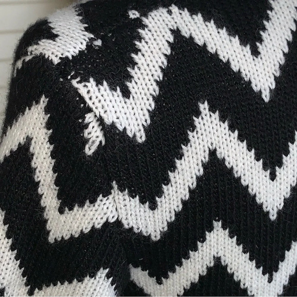 Skovhuus Wool Alpaca Blend Cardigan Sweater Sz L Black White Chevron Italy Made - Picture 5 of 8